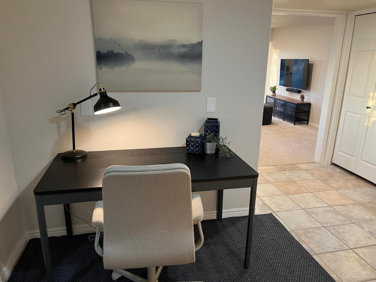Above Ground Basement Apartment 2 Bedroom 1 B Retreat With Gorgeous View דרפר מראה חיצוני תמונה