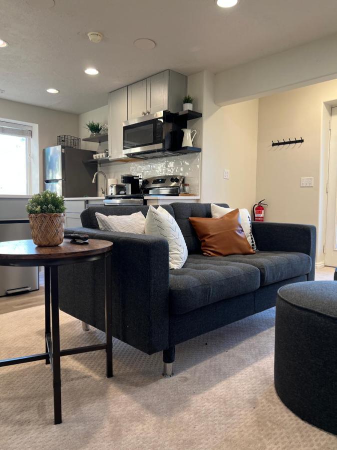 Above Ground Basement Apartment 2 Bedroom 1 B Retreat With Gorgeous View דרפר מראה חיצוני תמונה